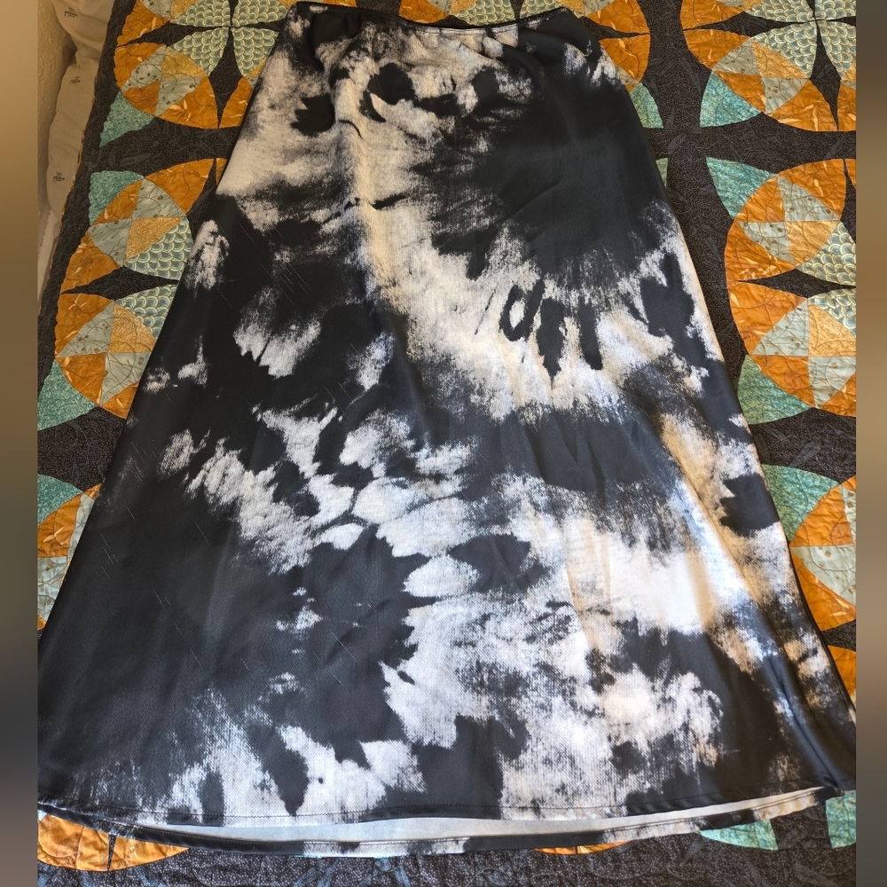 Women's Wild Fable Back and White Tie-Dye Skirt Size S